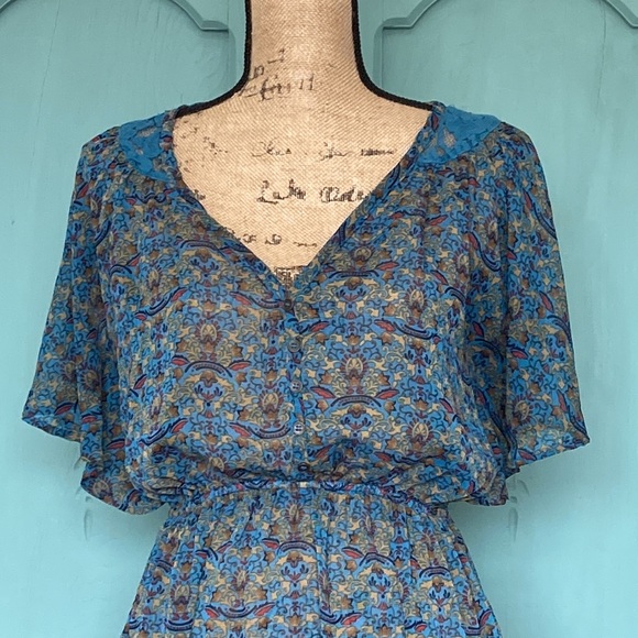 Xhilaration Blue Print Dress. Lace Detail at neck and back. Medium - Picture 2 of 8